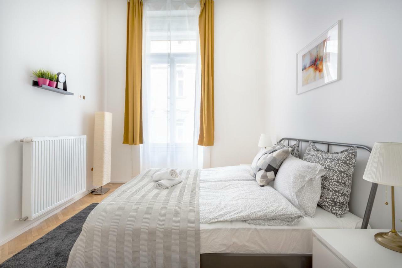 Exclusive Downtown Bella Home Budapest Exterior foto