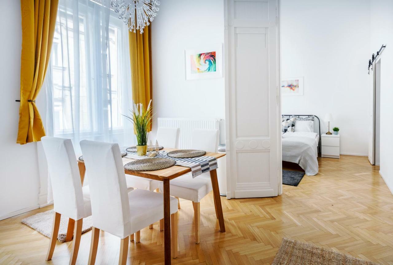Exclusive Downtown Bella Home Budapest Exterior foto