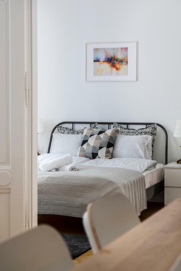 Exclusive Downtown Bella Home Budapest Exterior foto
